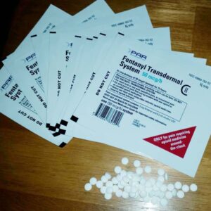 Kjøp Fentanyl 100mg Plaster på nett uten resept i norge